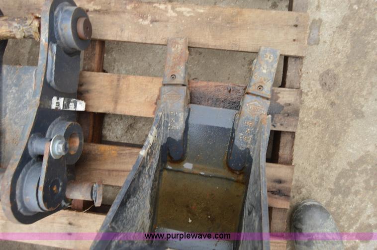 image for item I6946 Kubota quick attach and bucket