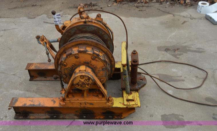 image for item I6947 Air tugger winch