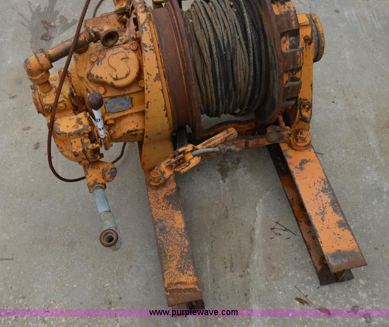 image for item I6947 Air tugger winch