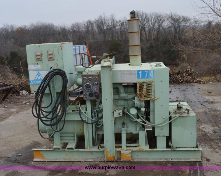 image for item I6951 John Deere generator set