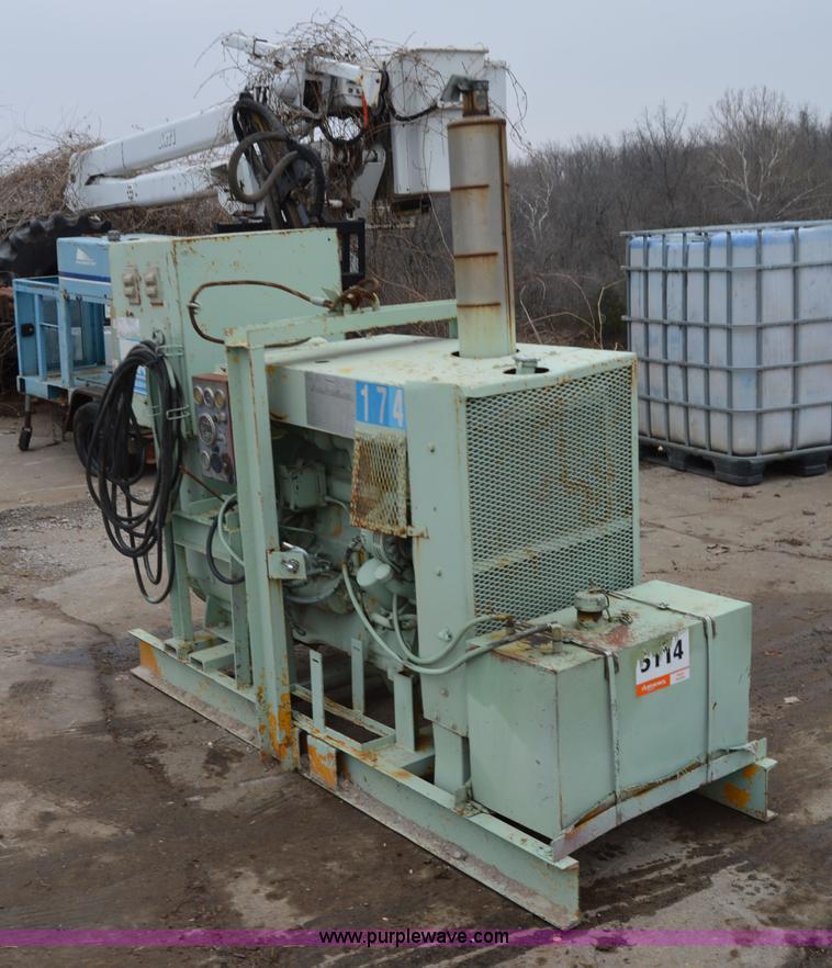 image for item I6951 John Deere generator set