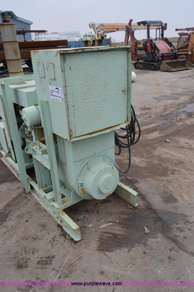 image for item I6951 John Deere generator set