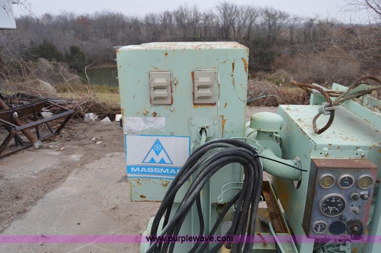 image for item I6951 John Deere generator set