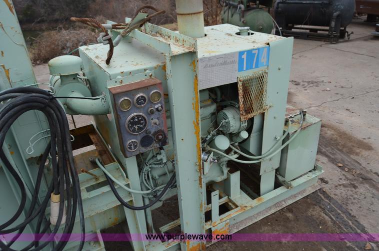 image for item I6951 John Deere generator set