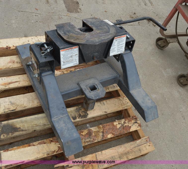 image for item I6956 Draw-Tite Pro Series 15000 B&W fifth wheel plate