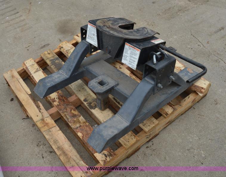 image for item I6956 Draw-Tite Pro Series 15000 B&W fifth wheel plate