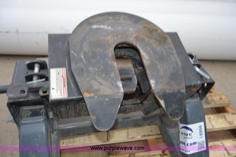 image for item I6956 Draw-Tite Pro Series 15000 B&W fifth wheel plate