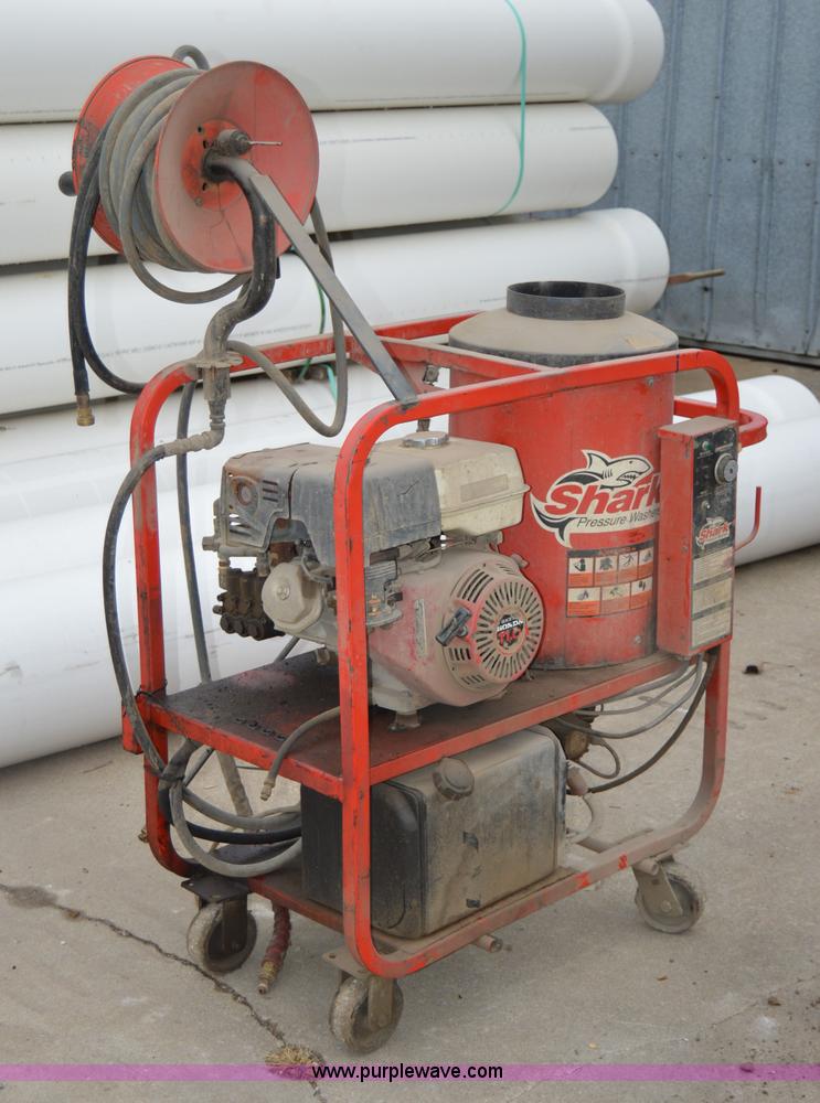 image for item I6957 Shark steam cleaner