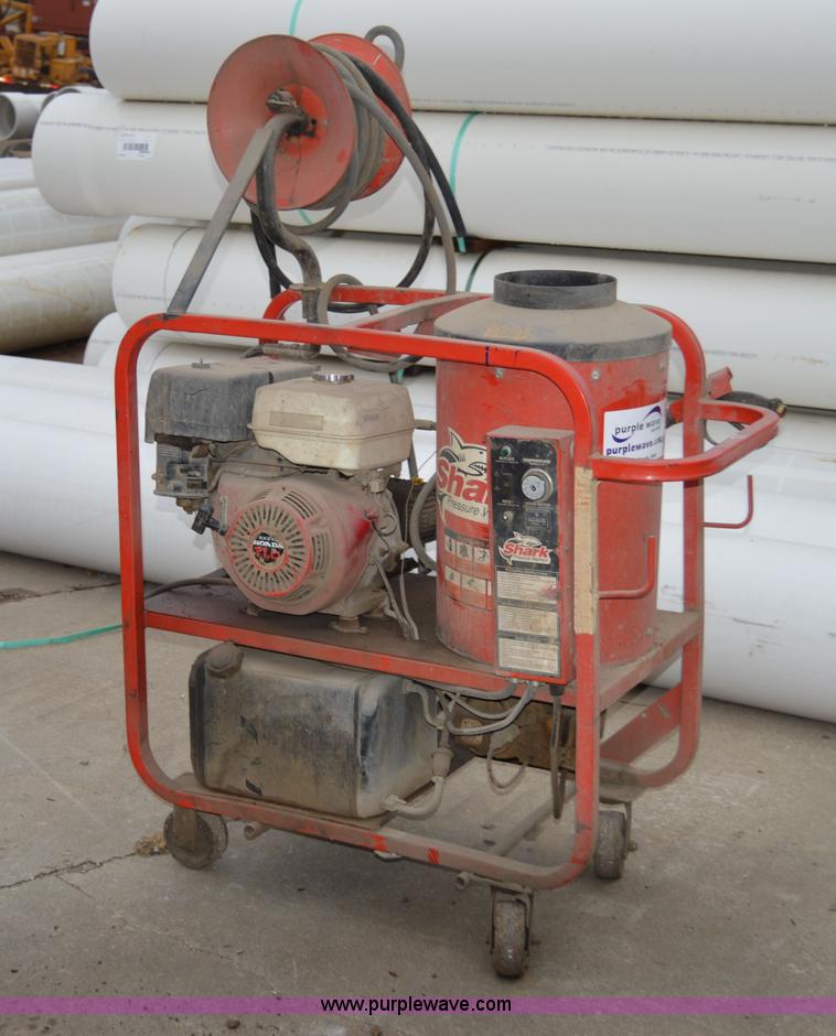 image for item I6957 Shark steam cleaner