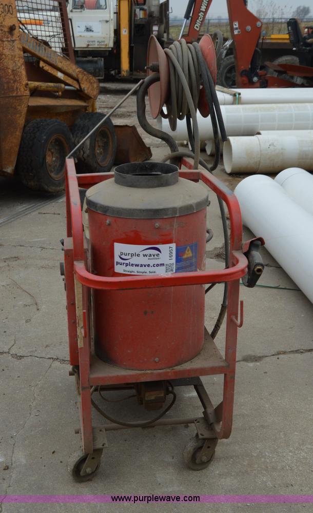 image for item I6957 Shark steam cleaner