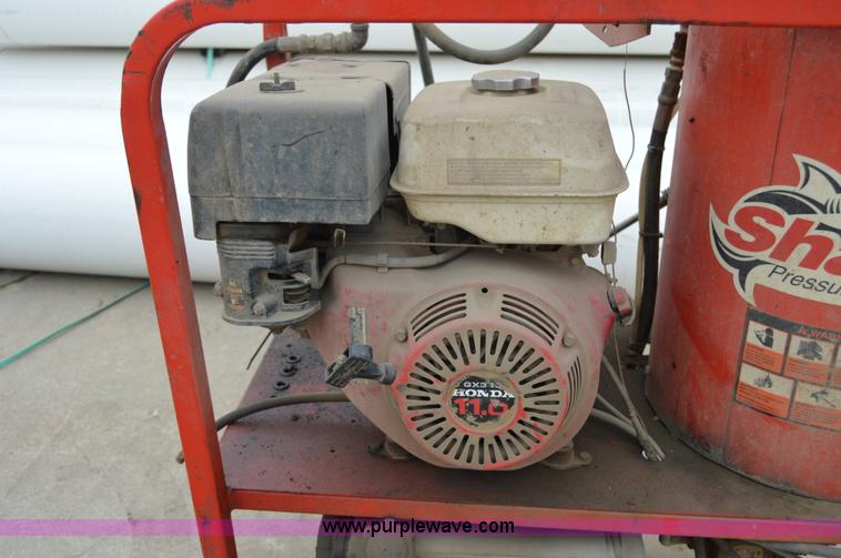 image for item I6957 Shark steam cleaner