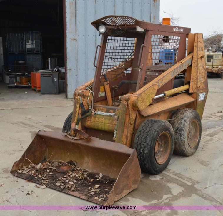 Case 1840 skid steer in Lexington, MO Item I6958 sold Purple Wave
