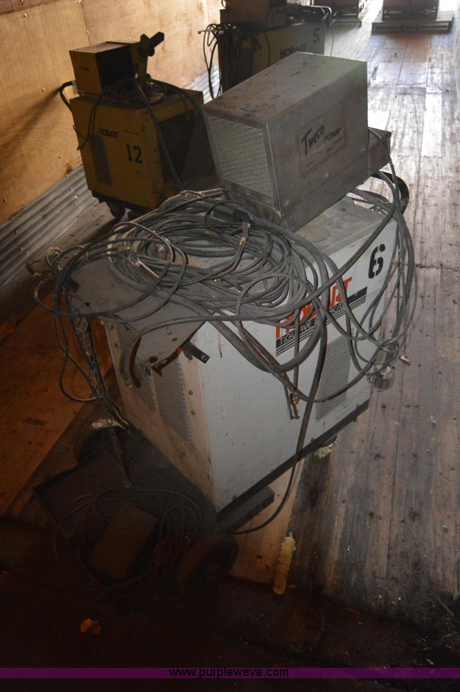 image for item I6966 Hobart Tigwave 250 AC/DC welder