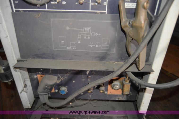 image for item I6966 Hobart Tigwave 250 AC/DC welder