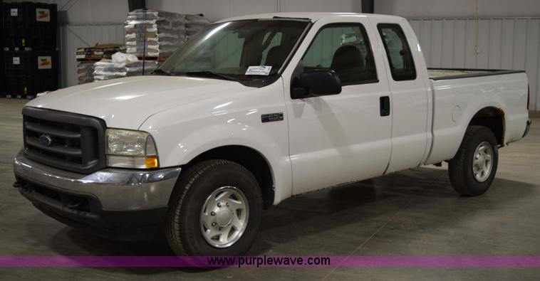 image for item I8583 2003 Ford F250 Super Duty XL SuperCab pickup truck
