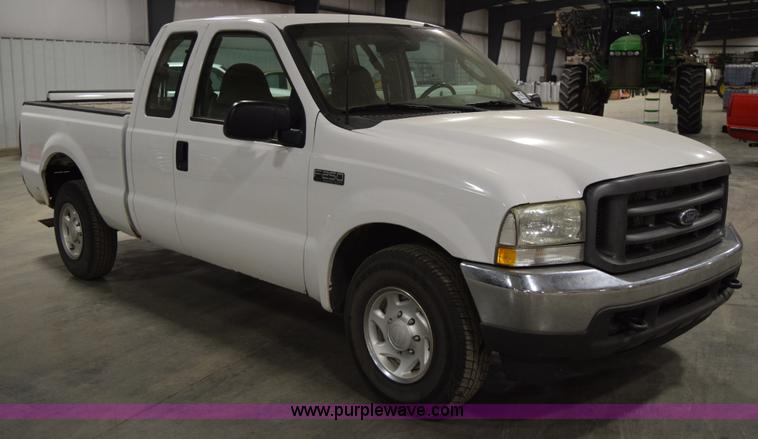 image for item I8583 2003 Ford F250 Super Duty XL SuperCab pickup truck