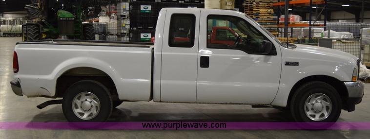 image for item I8583 2003 Ford F250 Super Duty XL SuperCab pickup truck