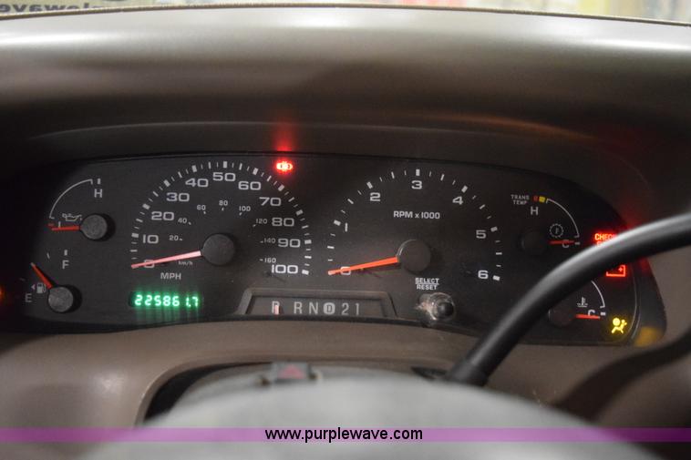 image for item I8583 2003 Ford F250 Super Duty XL SuperCab pickup truck