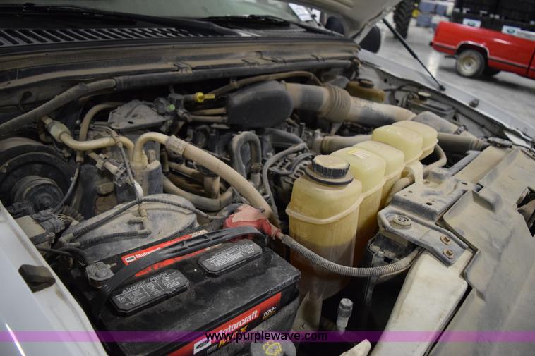 image for item I8583 2003 Ford F250 Super Duty XL SuperCab pickup truck