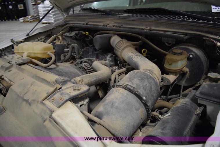 image for item I8583 2003 Ford F250 Super Duty XL SuperCab pickup truck