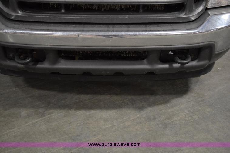image for item I8583 2003 Ford F250 Super Duty XL SuperCab pickup truck