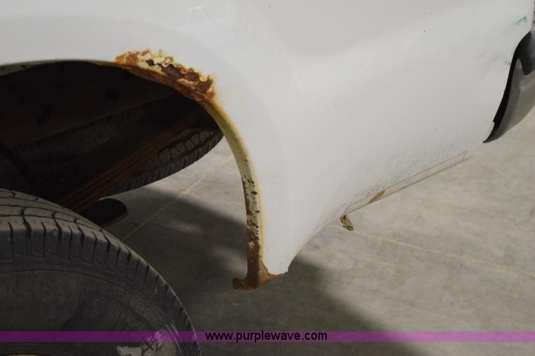 image for item I8583 2003 Ford F250 Super Duty XL SuperCab pickup truck