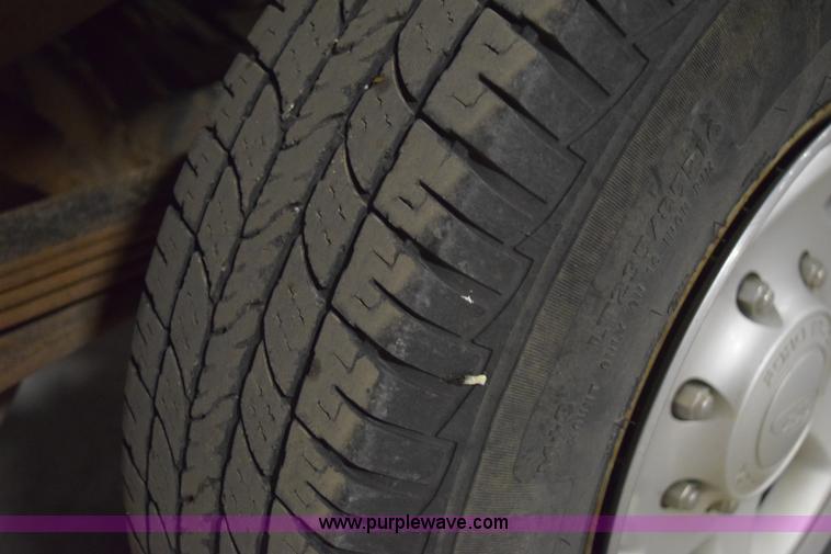 image for item I8583 2003 Ford F250 Super Duty XL SuperCab pickup truck