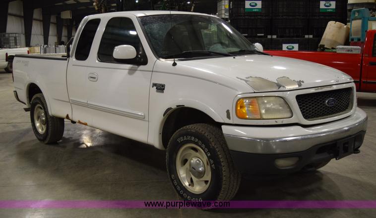 image for item I8584 2001 Ford F150 XLT SuperCab pickup truck
