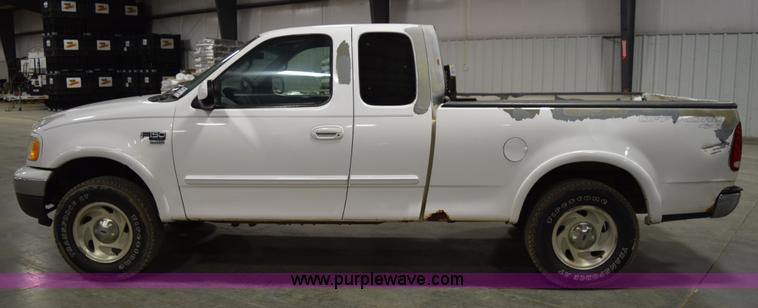 image for item I8584 2001 Ford F150 XLT SuperCab pickup truck
