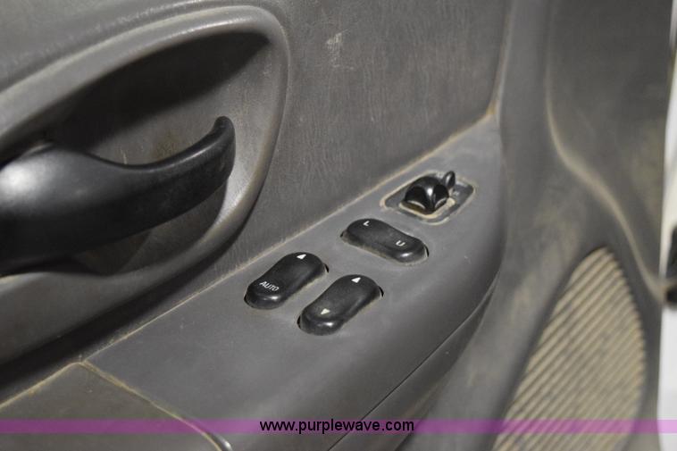 image for item I8584 2001 Ford F150 XLT SuperCab pickup truck