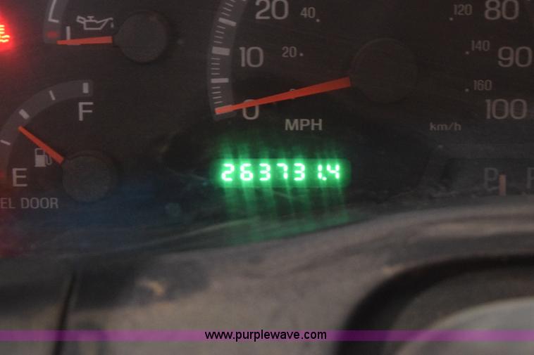 image for item I8584 2001 Ford F150 XLT SuperCab pickup truck