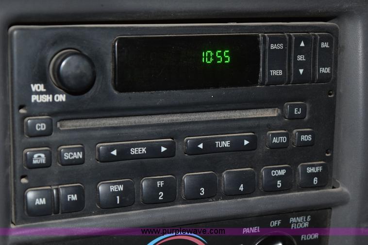 image for item I8584 2001 Ford F150 XLT SuperCab pickup truck