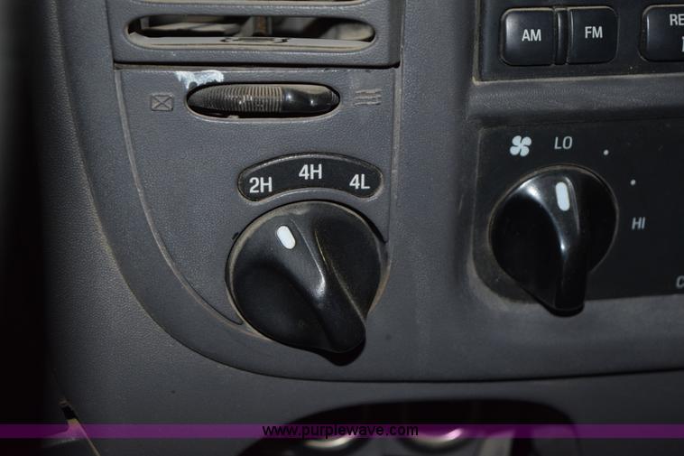 image for item I8584 2001 Ford F150 XLT SuperCab pickup truck