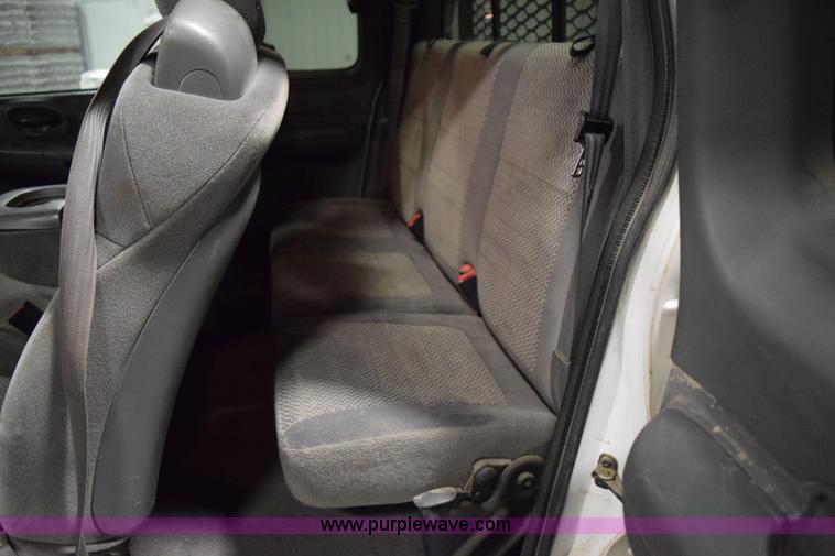 image for item I8584 2001 Ford F150 XLT SuperCab pickup truck