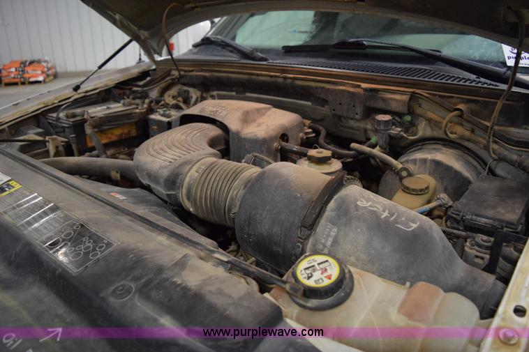 image for item I8584 2001 Ford F150 XLT SuperCab pickup truck