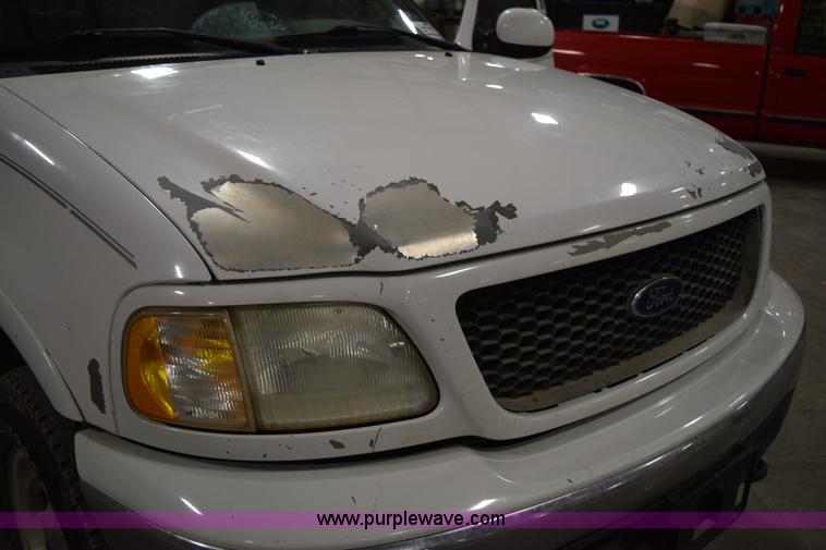 image for item I8584 2001 Ford F150 XLT SuperCab pickup truck