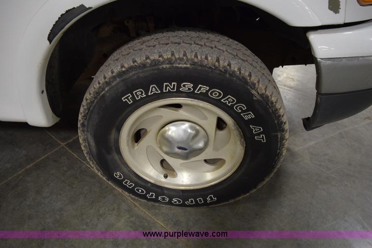 image for item I8584 2001 Ford F150 XLT SuperCab pickup truck