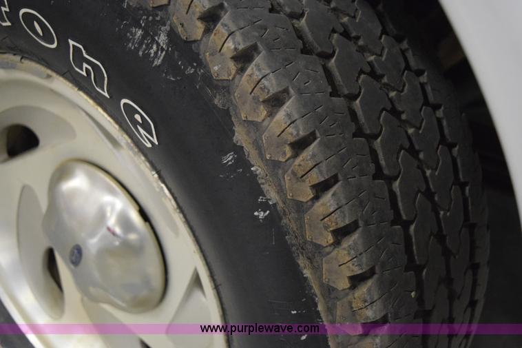 image for item I8584 2001 Ford F150 XLT SuperCab pickup truck