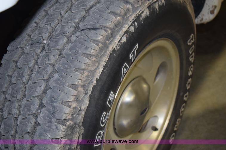 image for item I8584 2001 Ford F150 XLT SuperCab pickup truck