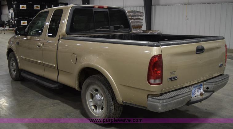 image for item I8585 2000 Ford F150 Lariat SuperCab pickup truck