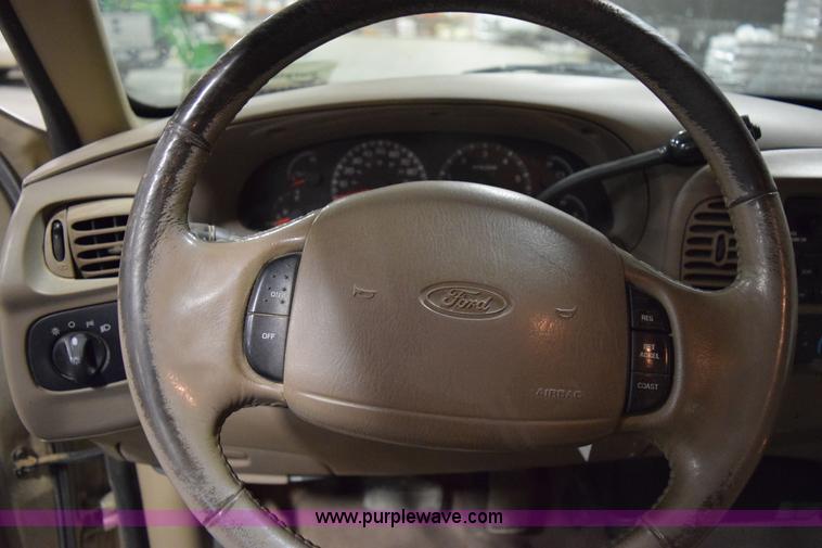 image for item I8585 2000 Ford F150 Lariat SuperCab pickup truck