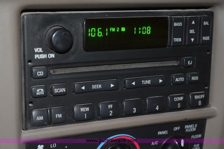 image for item I8585 2000 Ford F150 Lariat SuperCab pickup truck