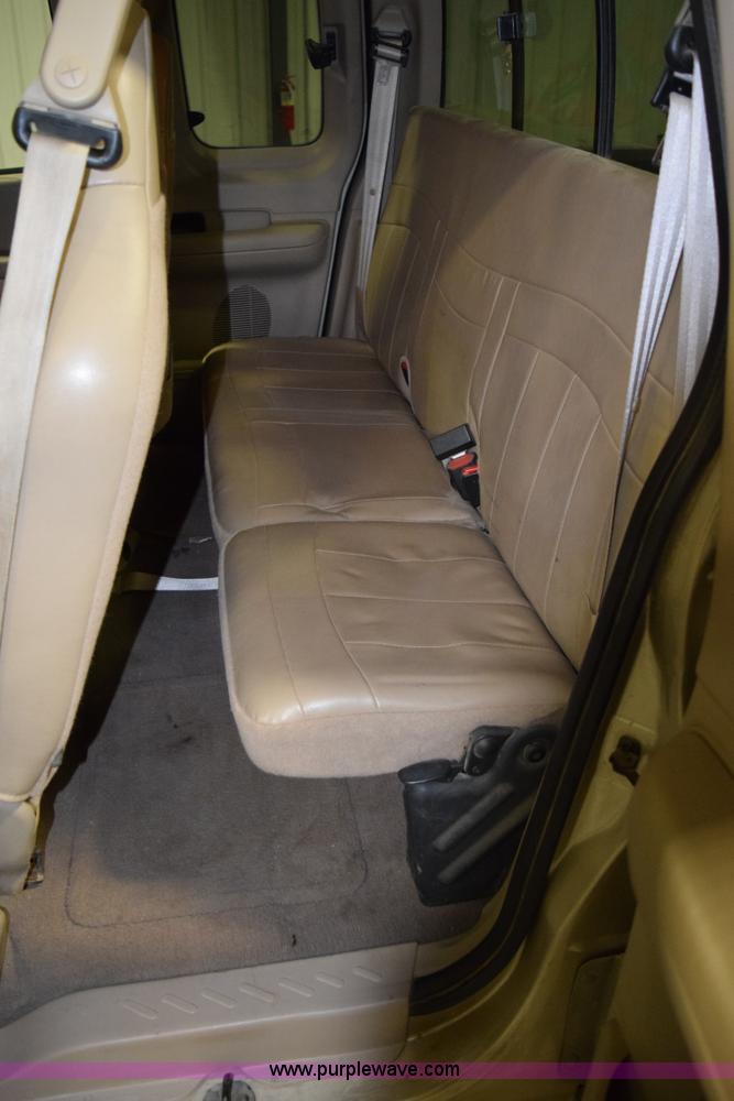 image for item I8585 2000 Ford F150 Lariat SuperCab pickup truck