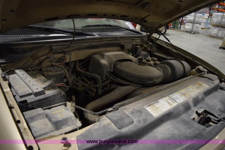 image for item I8585 2000 Ford F150 Lariat SuperCab pickup truck