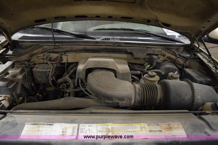 image for item I8585 2000 Ford F150 Lariat SuperCab pickup truck