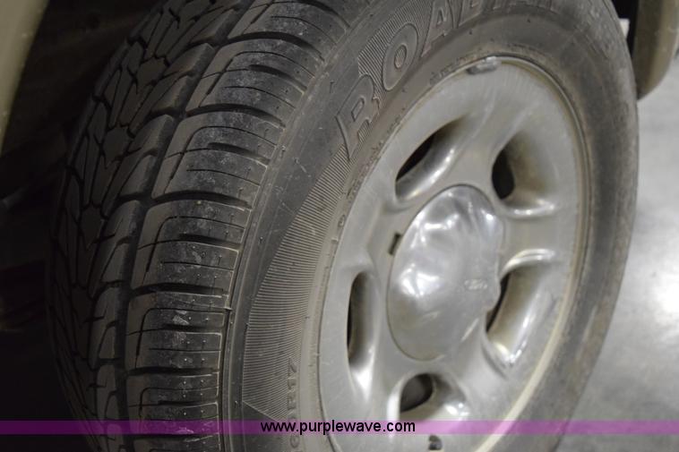 image for item I8585 2000 Ford F150 Lariat SuperCab pickup truck