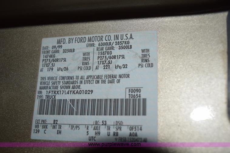 image for item I8585 2000 Ford F150 Lariat SuperCab pickup truck