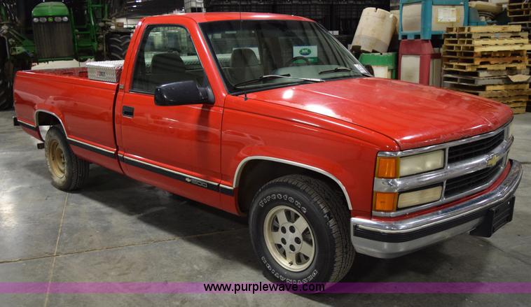 image for item I8586 1995 Chevrolet 1500 pickup truck