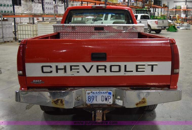 image for item I8586 1995 Chevrolet 1500 pickup truck