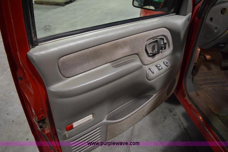 image for item I8586 1995 Chevrolet 1500 pickup truck